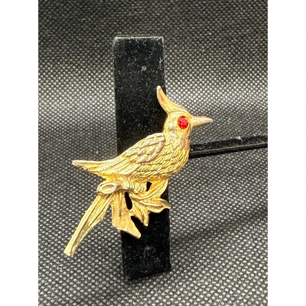 Unbranded vintage gold